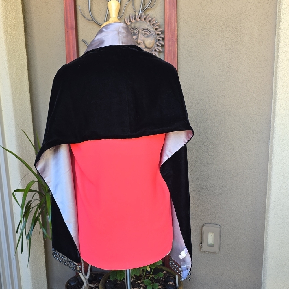 Victoria's Secret Black and Silver Beaded Wrap. - Picture 5 of 7